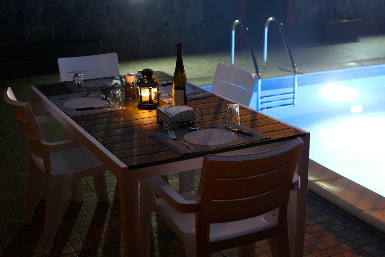 Casa Da Rainha Bungallow Estreito Da Calheta Eksteriør billede