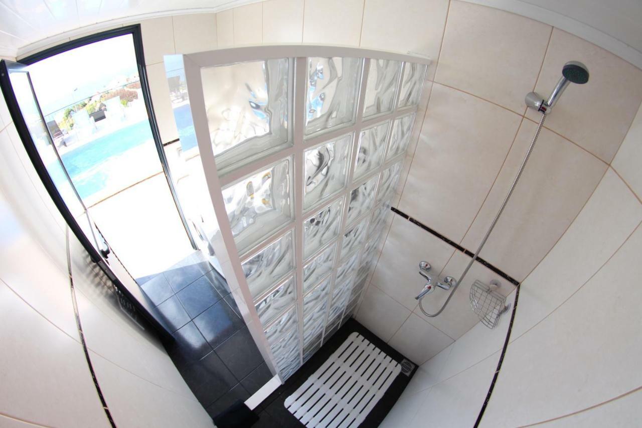 Casa Da Rainha Bungallow Estreito Da Calheta Eksteriør billede